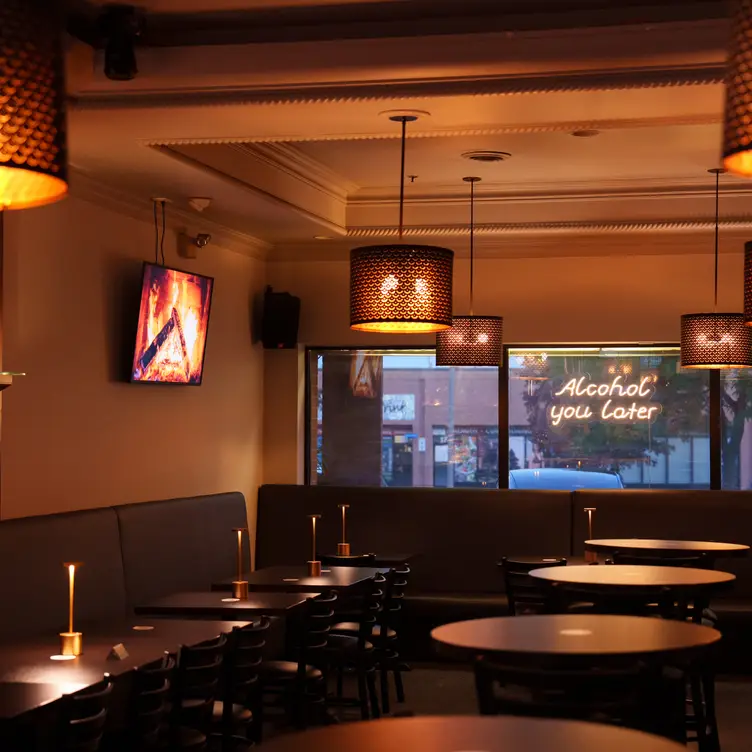 The relaxing dining ambiance at the classic Cafe & Lounge, one of the best Greek restaurants around Toronto.